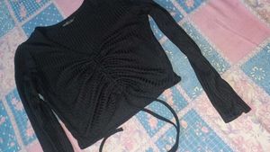 SHEIN Black Long Sleeve Cropped Front Tie Top