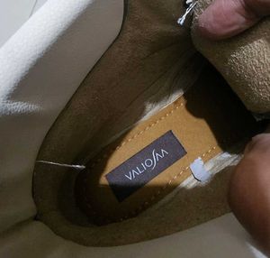 Valiosaa  Love Beige Floral Boots