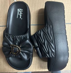 Black Bow Slides