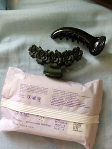 Hair Clip &amp; Wet Wipes