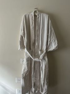 White bathrobe (Men & Women)
