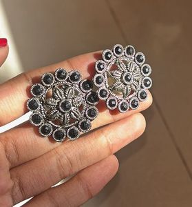 Elegant Floral Stud Earrings