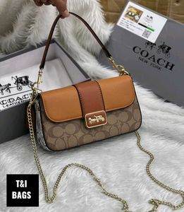 🆕️🔥COACH HANDBAG With Box