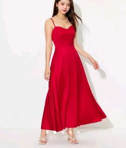 Elegant Red Satin Sweetheart Midi Dress