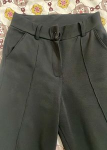 Classic Black Trousers – Versatile &amp; Comfortable