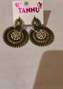 Tannu Earrings - Statement Jewelry