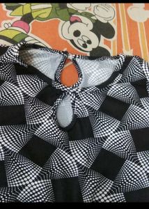 Patterned Black &amp; White Top