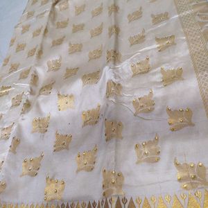 elegant beige karishma saree