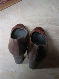 Brown Leather Round Toe Heels Sale 399₹