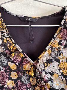Only Deep Neck Peplum Top
