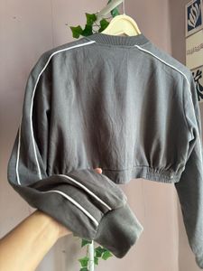 Cropped  Sweater ⬜️🩶🩶