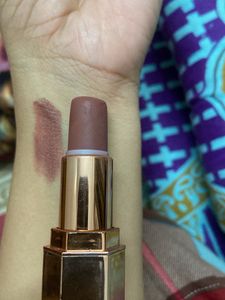 PRAUSH Lipstick in the shade high tea