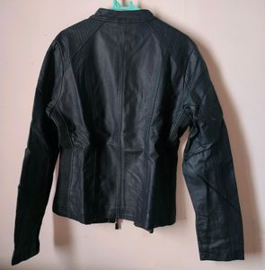 BLACK LEATHER JACKET