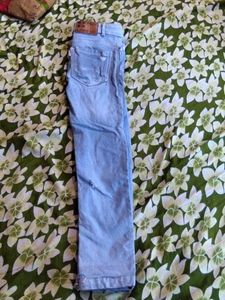 Jeans Selling