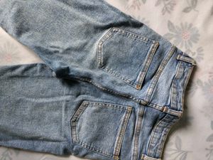 Straight Fit Jeans.. Fis Like A Glove