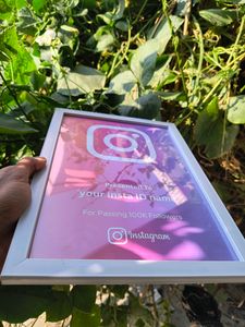 Instagram Customizable Play Button White Frame
