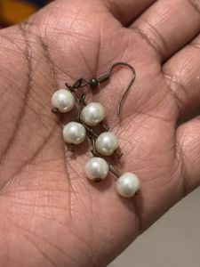 Set Of Two Pearl Earrings !