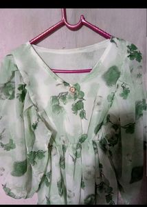 Girls Top 🥰
