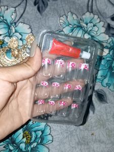 2 Earrings &amp; Artificial Nails