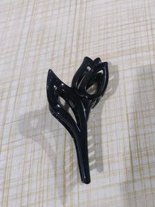 Black Hair Claw Clip