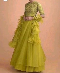 New Bollywood Stayle Beautiful Lahenga Dress Ne