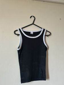 black fitted top