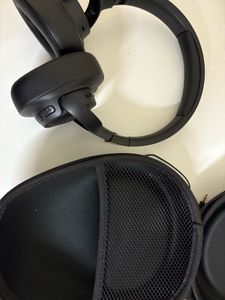 JBL TUNE 720BT (Includes Hard Case + Audio Cable)