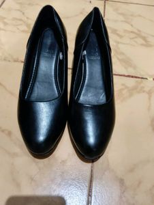 SO Black Heels