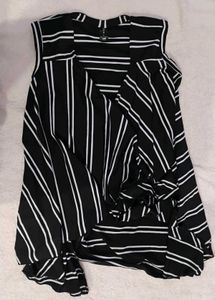 Striped Sleeveless Shrug