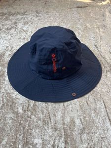 Columbia Hat Omni heat for trekking