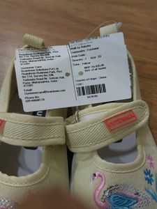 Cutewalk by Babyhug Casual Shoes- Yellow