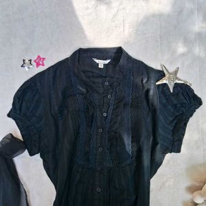 Black fitted shirt with Lace