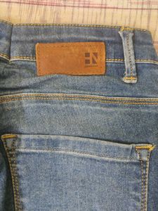 Here&amp;Now Mild Distressed Jeans