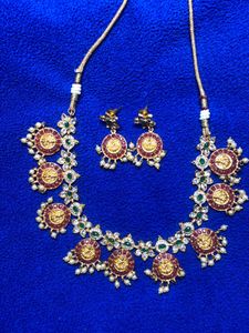 Short Neck Set No Used Like New