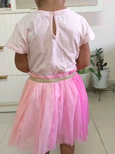 Girl&#39;s Pink Butterfly Tulle Dress