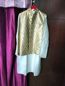 Kurta Pyjama With Blazer