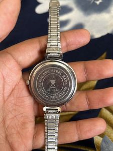 Dvine Beautiful Ladies Watch