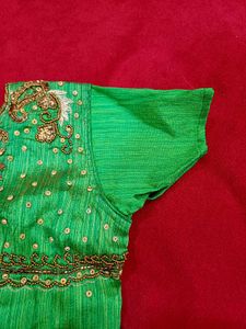 Mehandi Skrit And Top