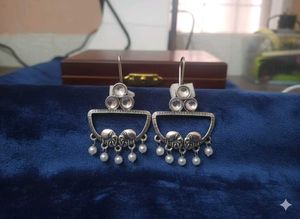 New Silver Tone Elephant Drop Earrings