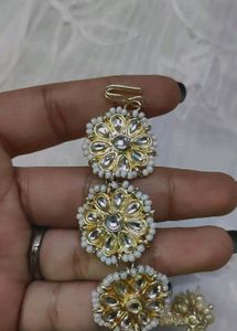 Nykaa Fashion Meenakari Chandbaali Maangtika