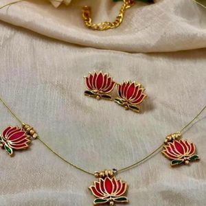Lotus Necklace Set