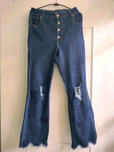 UNITED COLORS OF BENETTON BELL BOTTOM STYLE DENIM
