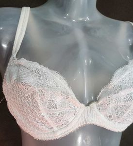 Elegant White Lace Bra 🖤