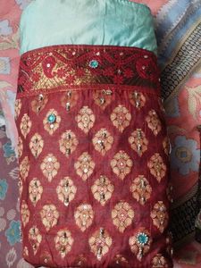 ATTRACTIVE SAREE