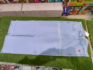 American Eagle Light Wash Jeans