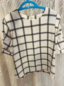 Checkered korean Top