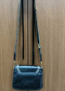 Diva Dale Sling Bag