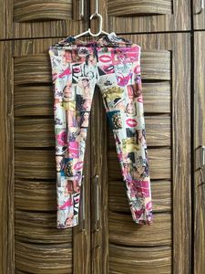 GRAPHIC PRINTED LEGGINGS
