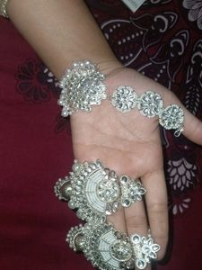 Elegant Maang Tikka Set With Earrings