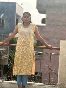 New Kurti Good Condition Yellow Kurt